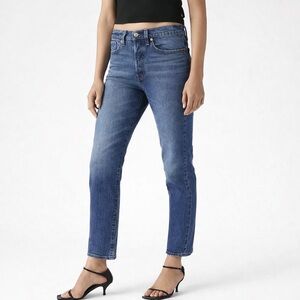 Levi’s Wedgie Straight Jeans Medium / Light Wash Women’s Size 30
